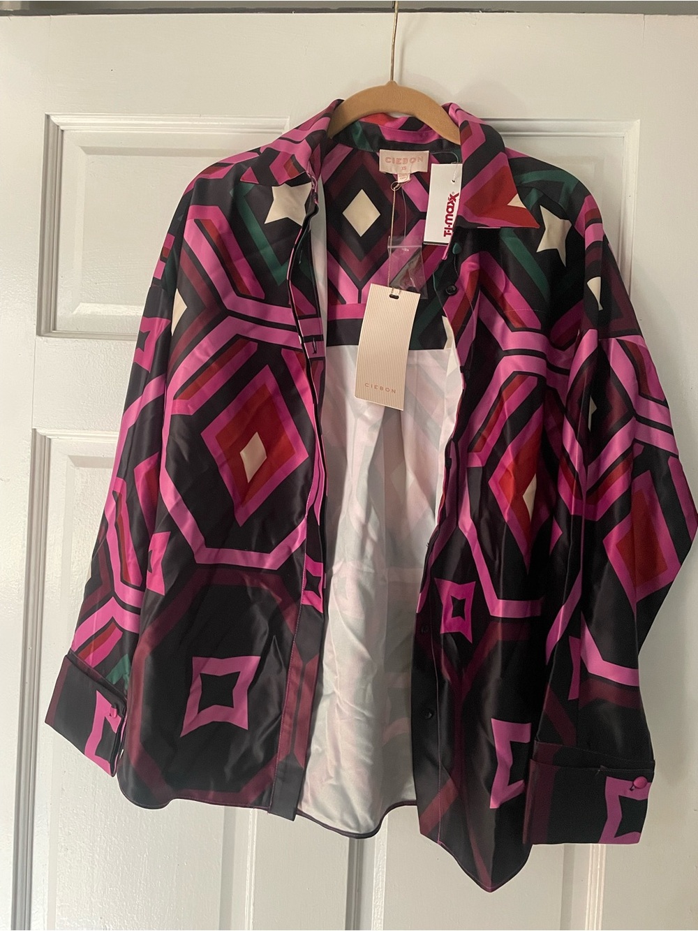 Pink & Black Geometric Button-Up Blouse